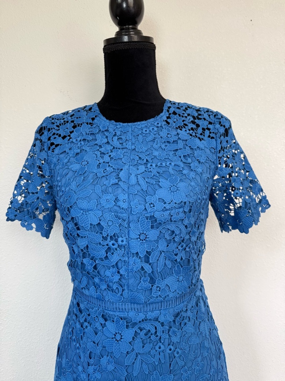 Shoshanna Blue Lace Midi Dress Size 0 Floral Crochet Fitted Ruffle Hem - Picture 6 of 15